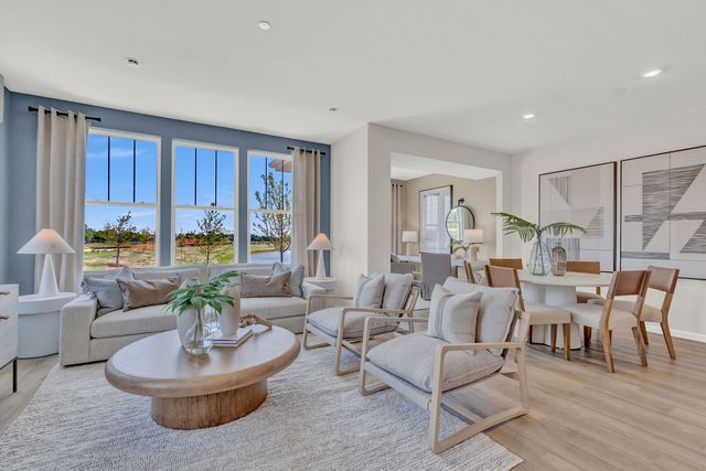 5902 Hawkweed Drive 07401, Naperville, IL 60564