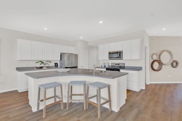 5902 Hawkweed Drive 07401, Naperville, IL 60564