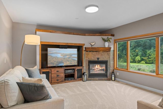 1435 Wildflower Lane, Chaska, MN 55318