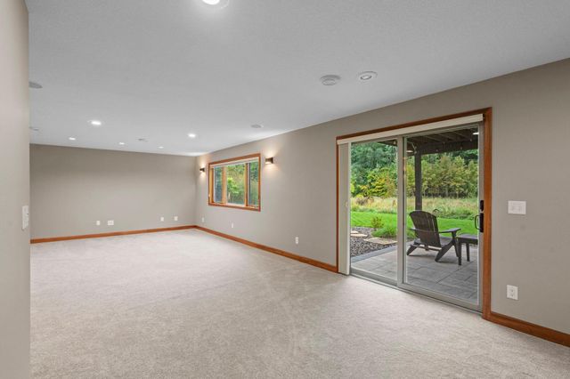 1435 Wildflower Lane, Chaska, MN 55318