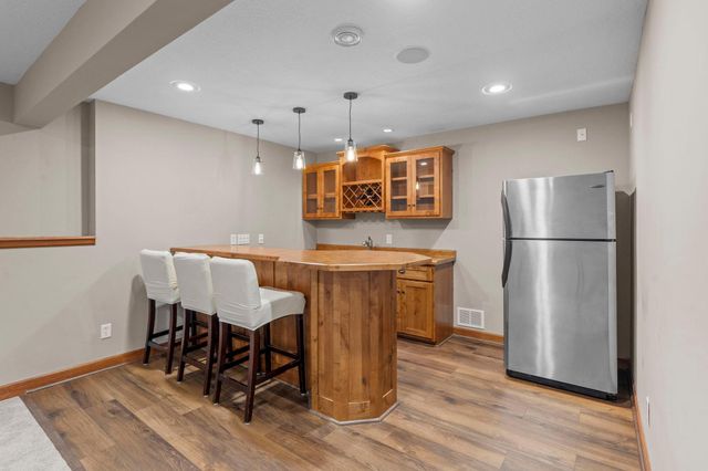 1435 Wildflower Lane, Chaska, MN 55318