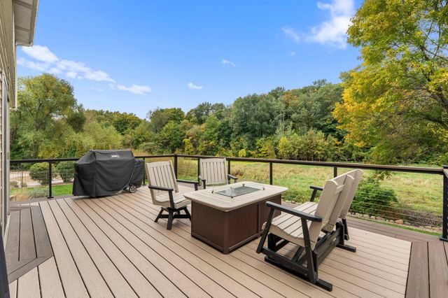 1435 Wildflower Lane, Chaska, MN 55318