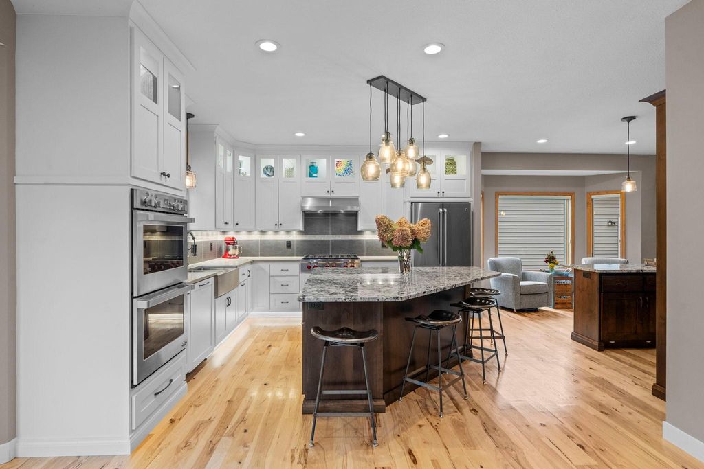1435 Wildflower Lane, Chaska, MN 55318