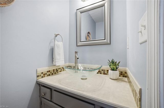 1614 Sword Dancer DR, Virginia Beach, VA 23454