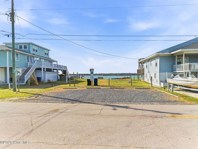 1417 Carolina Boulevard, Holly Ridge, NC 28445
