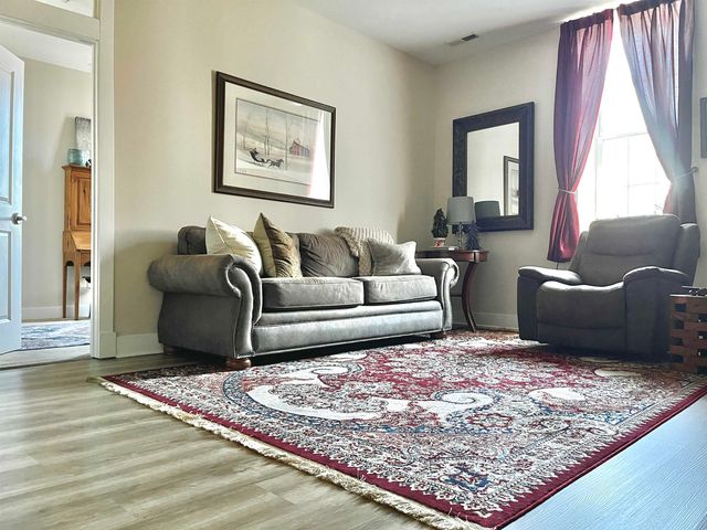 101 W Village Dr Apt 101, Staunton, VA 24401