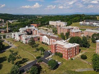 101 W Village Dr Apt 101, Staunton, VA 24401