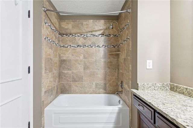 5408 NW 58th Terrace, Kansas City, MO 64151