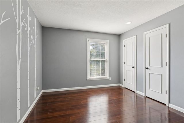 5408 NW 58th Terrace, Kansas City, MO 64151