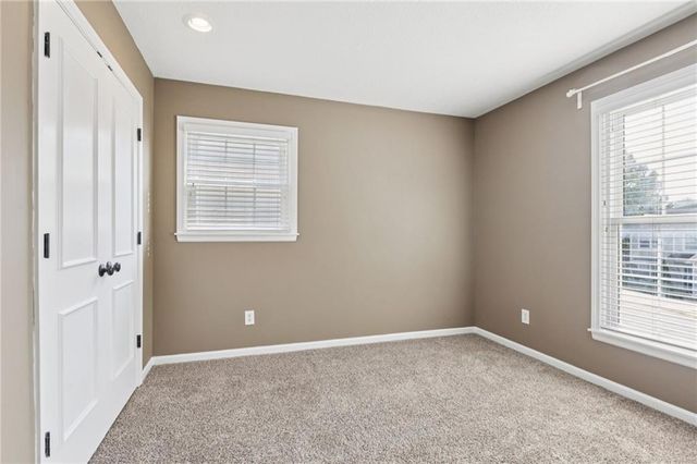 5408 NW 58th Terrace, Kansas City, MO 64151