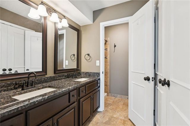 5408 NW 58th Terrace, Kansas City, MO 64151