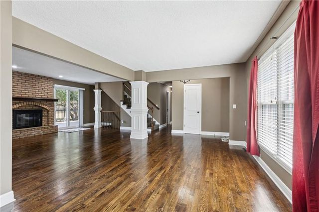 5408 NW 58th Terrace, Kansas City, MO 64151