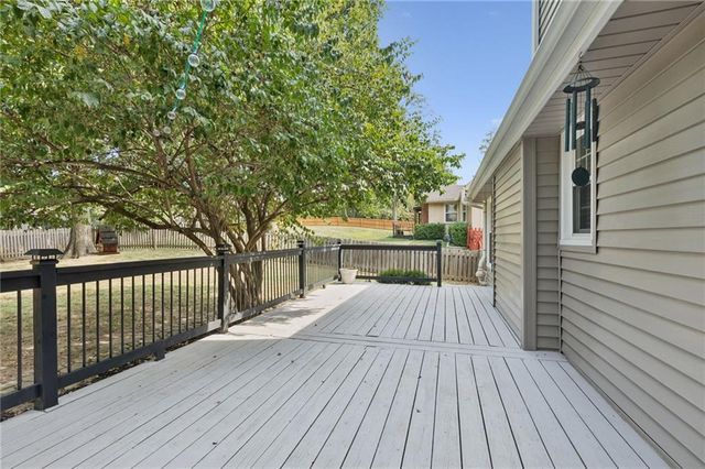 5408 NW 58th Terrace, Kansas City, MO 64151