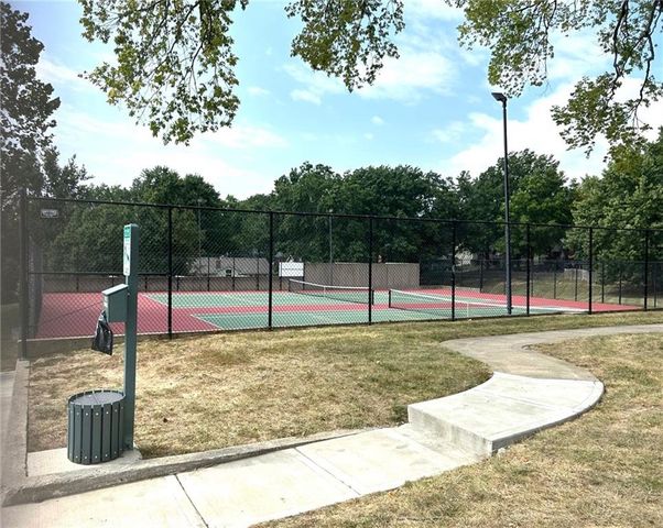 5408 NW 58th Terrace, Kansas City, MO 64151