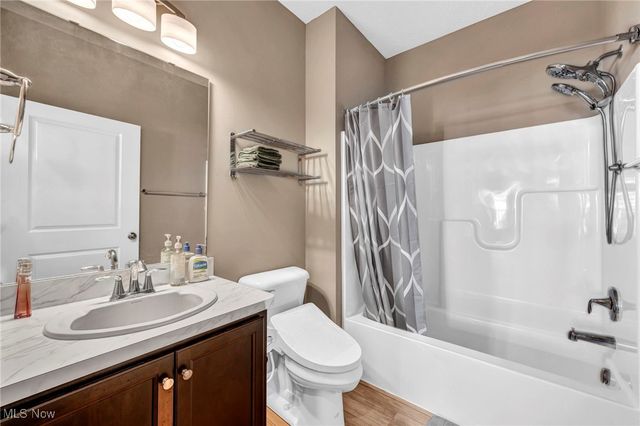 130 W Spring Drive, Elyria, OH 44035