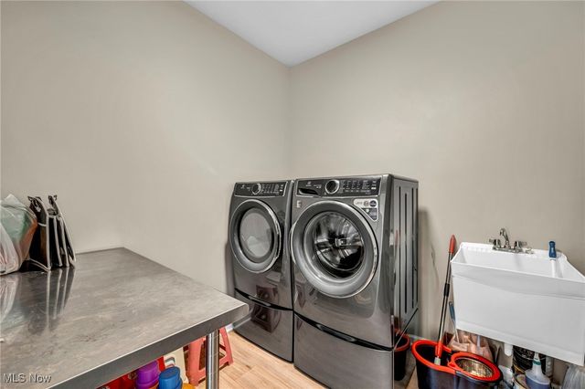 130 W Spring Drive, Elyria, OH 44035