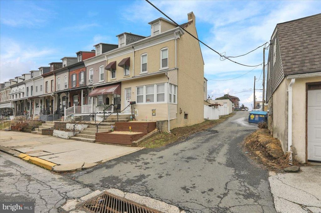 646 FERN AVE, Reading, PA 19611