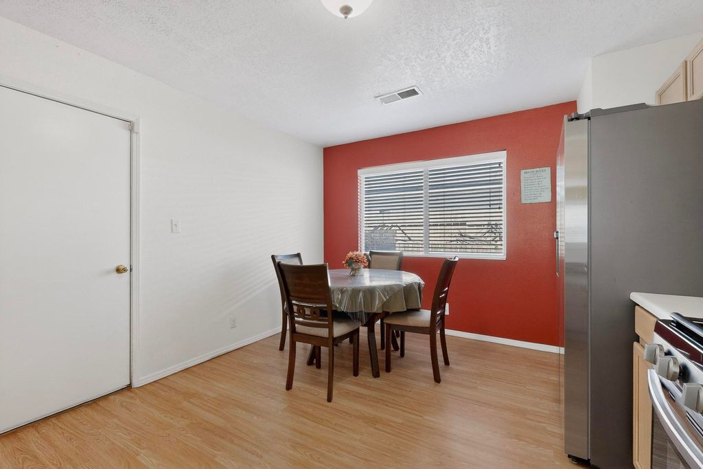 Image 13 of property listing at 3114 Chama Meadows Drive NE, Rio Rancho, NM 87144