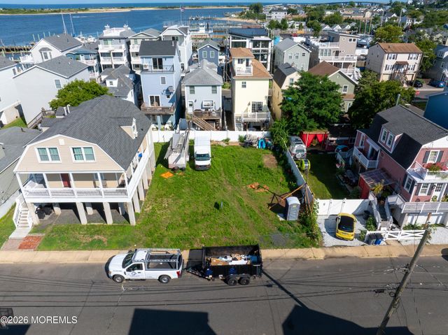 15 Barberie Avenue B, Highlands, NJ 07732