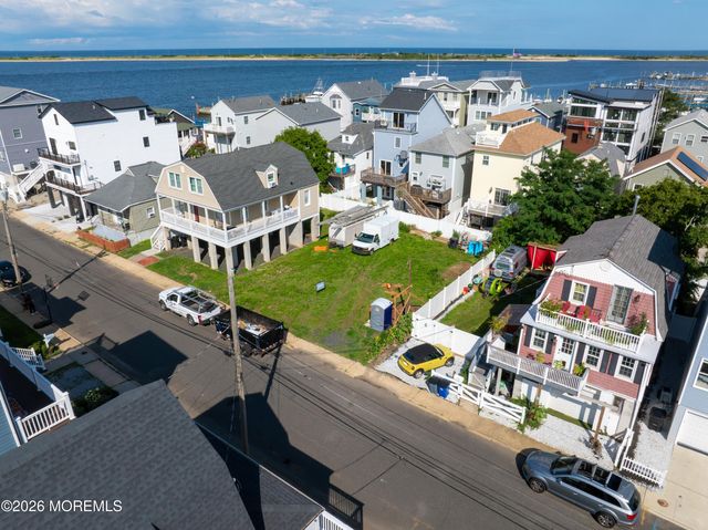 15 Barberie Avenue B, Highlands, NJ 07732