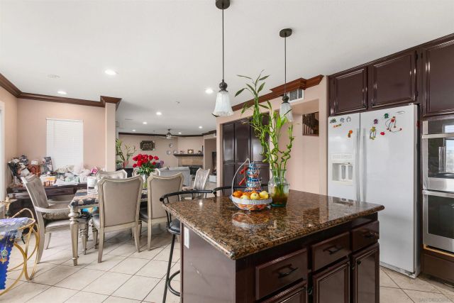10394 Valley Waters Dr, Spring Valley, CA 91978