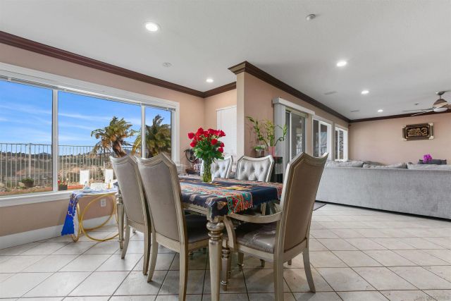 10394 Valley Waters Dr, Spring Valley, CA 91978