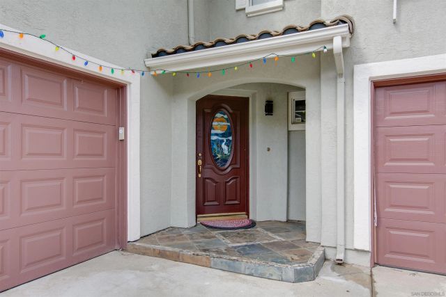 10394 Valley Waters Dr, Spring Valley, CA 91978