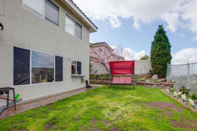 10394 Valley Waters Dr, Spring Valley, CA 91978