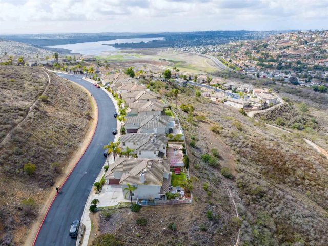 10394 Valley Waters Dr, Spring Valley, CA 91978