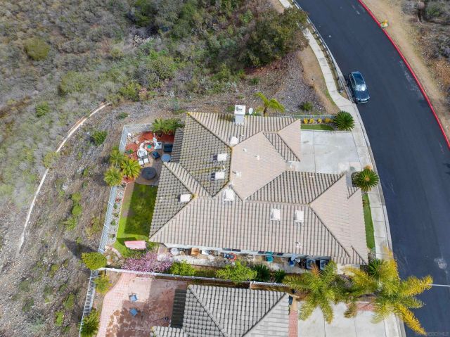 10394 Valley Waters Dr, Spring Valley, CA 91978
