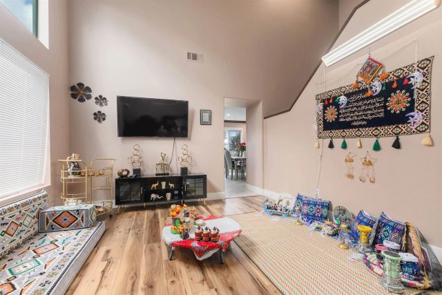 10394 Valley Waters Dr, Spring Valley, CA 91978