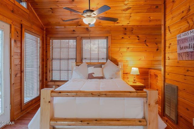 1220 Sugar Loaf Road, Sevierville, TN 37876
