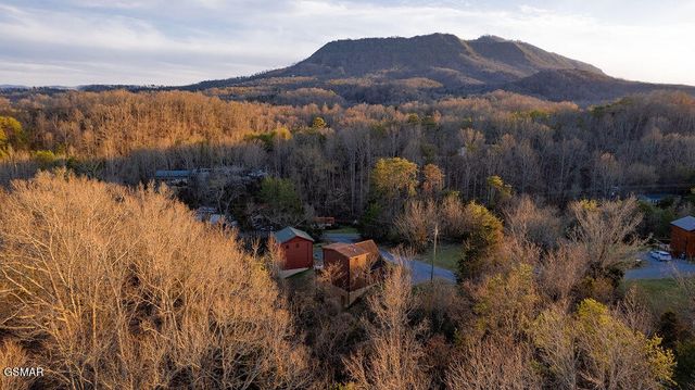 1220 Sugar Loaf Road, Sevierville, TN 37876