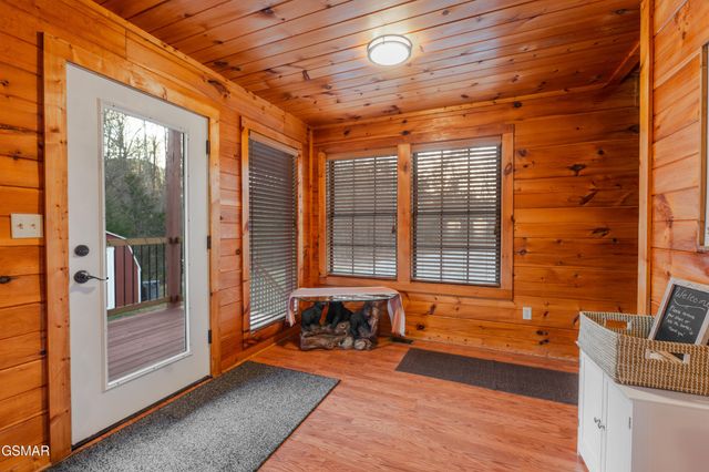 1220 Sugar Loaf Road, Sevierville, TN 37876