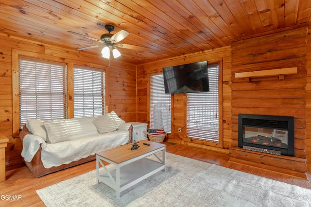 1220 Sugar Loaf Road, Sevierville, TN 37876