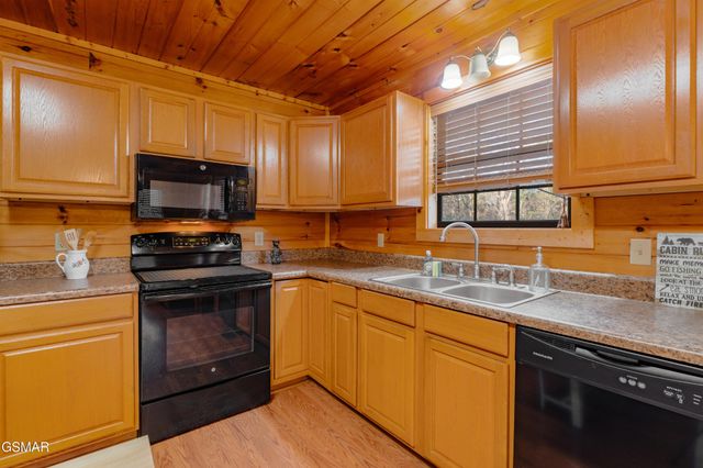 1220 Sugar Loaf Road, Sevierville, TN 37876