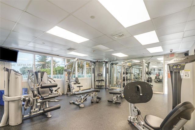 19201 Collins Avenue 439, Sunny Isles Beach, FL 33160