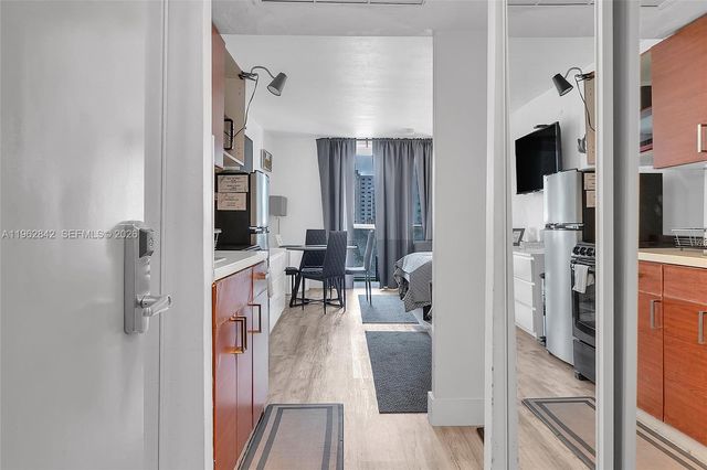 19201 Collins Avenue 439, Sunny Isles Beach, FL 33160