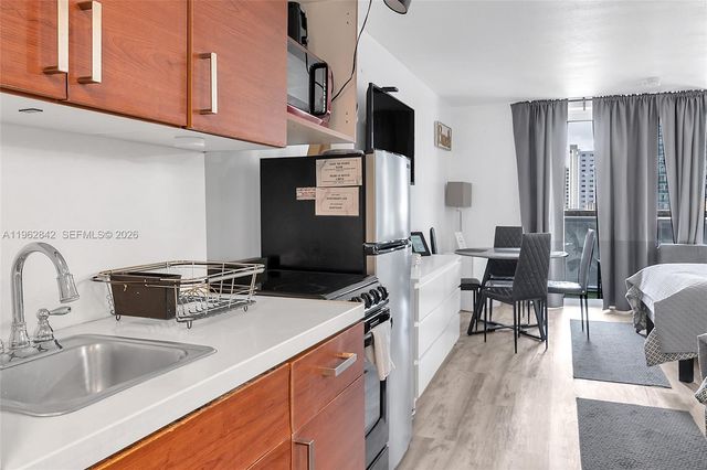 19201 Collins Avenue 439, Sunny Isles Beach, FL 33160