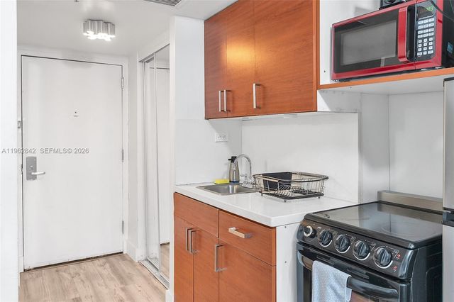 19201 Collins Avenue 439, Sunny Isles Beach, FL 33160