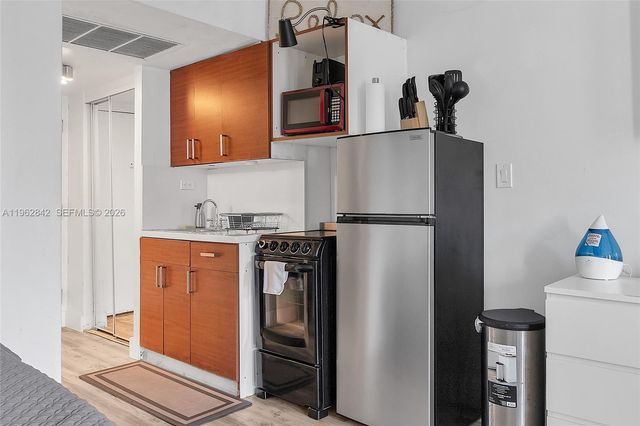 19201 Collins Avenue 439, Sunny Isles Beach, FL 33160