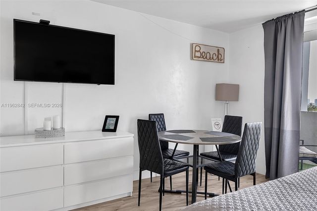 19201 Collins Avenue 439, Sunny Isles Beach, FL 33160