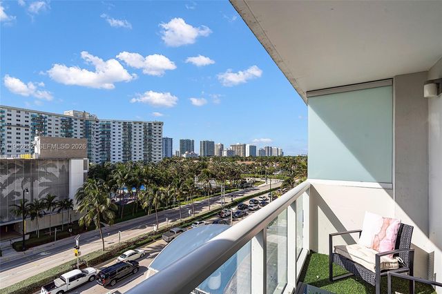 19201 Collins Avenue 439, Sunny Isles Beach, FL 33160