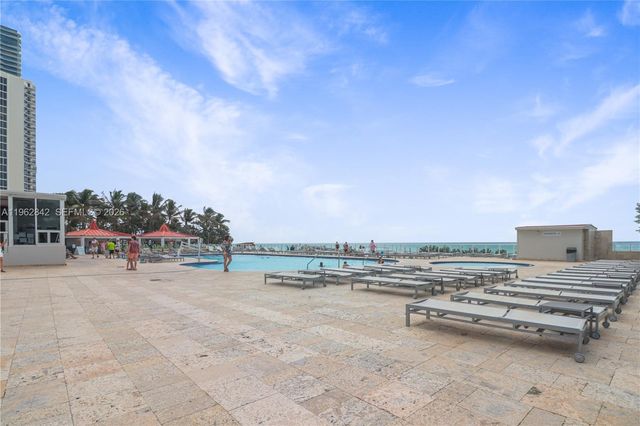 19201 Collins Avenue 439, Sunny Isles Beach, FL 33160