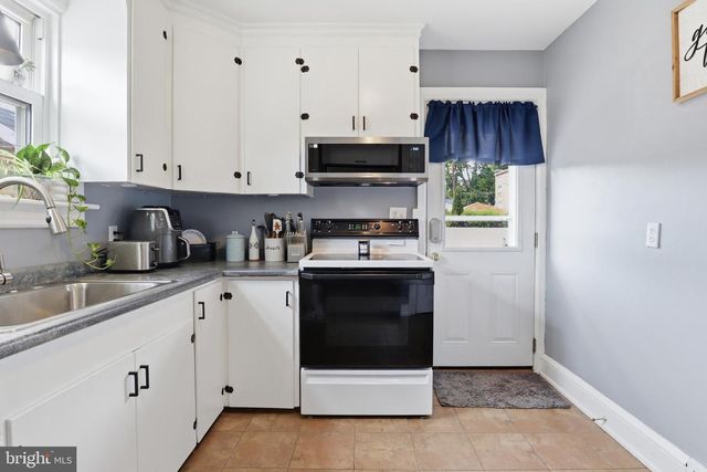 309 W WALNUT ST, Hanover, PA 17331
