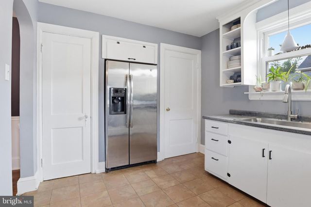309 W WALNUT ST, Hanover, PA 17331