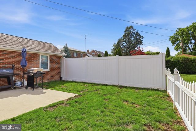 309 W WALNUT ST, Hanover, PA 17331