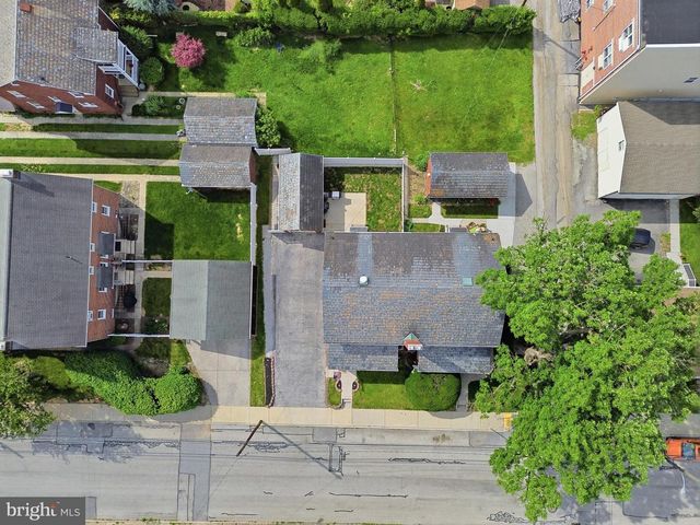 309 W WALNUT ST, Hanover, PA 17331