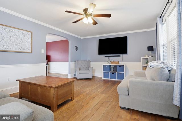 309 W WALNUT ST, Hanover, PA 17331