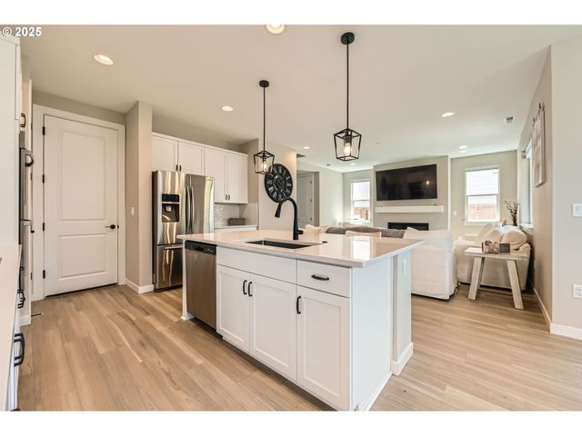 27621 Sw ALDER Ln, Wilsonville, OR 97070